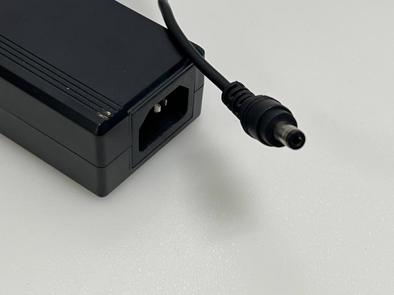 CWT Adapter Charger 12V 3.33A KPL-040F