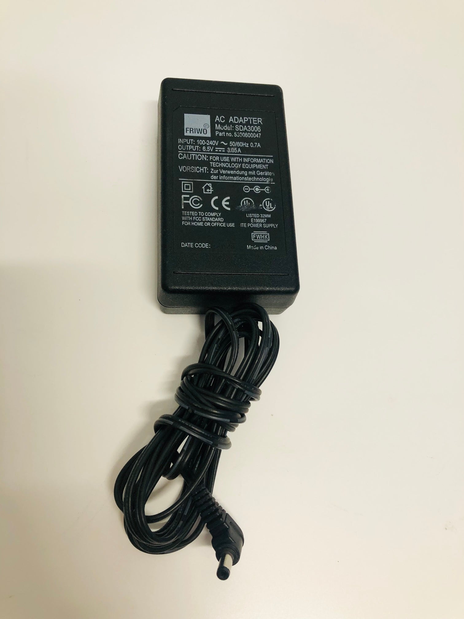 FRIW0 AC ADAPTER SDA3006 PART NO. 5300600047