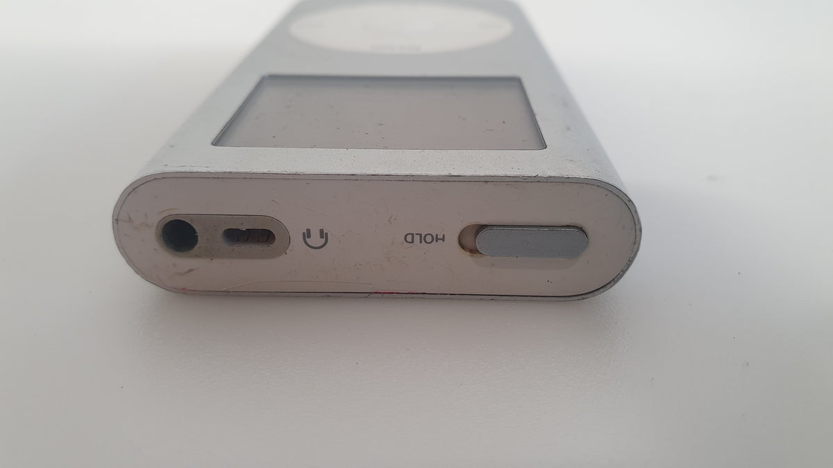 iPod mini 4GB シルバー Apple iPod mini 4GB A1051 M9160B/A – Silver Classic MP3 Player