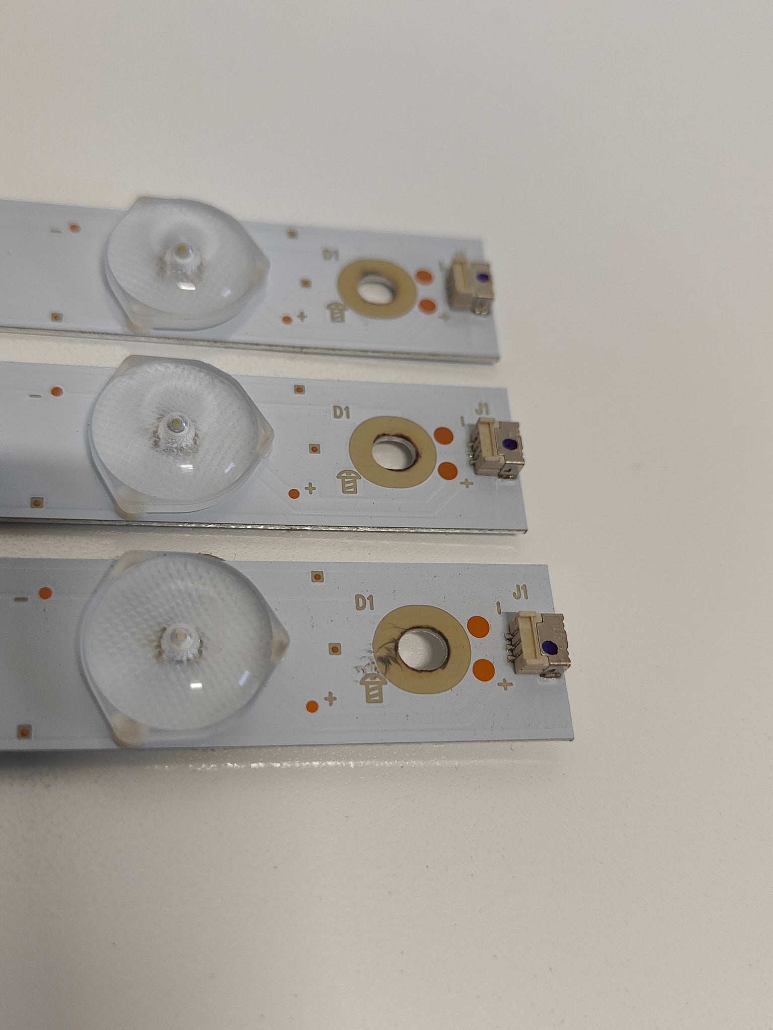 210BZ07D0433T0200L 19246027414 LED Backlights - Philips 32PFS6402/12