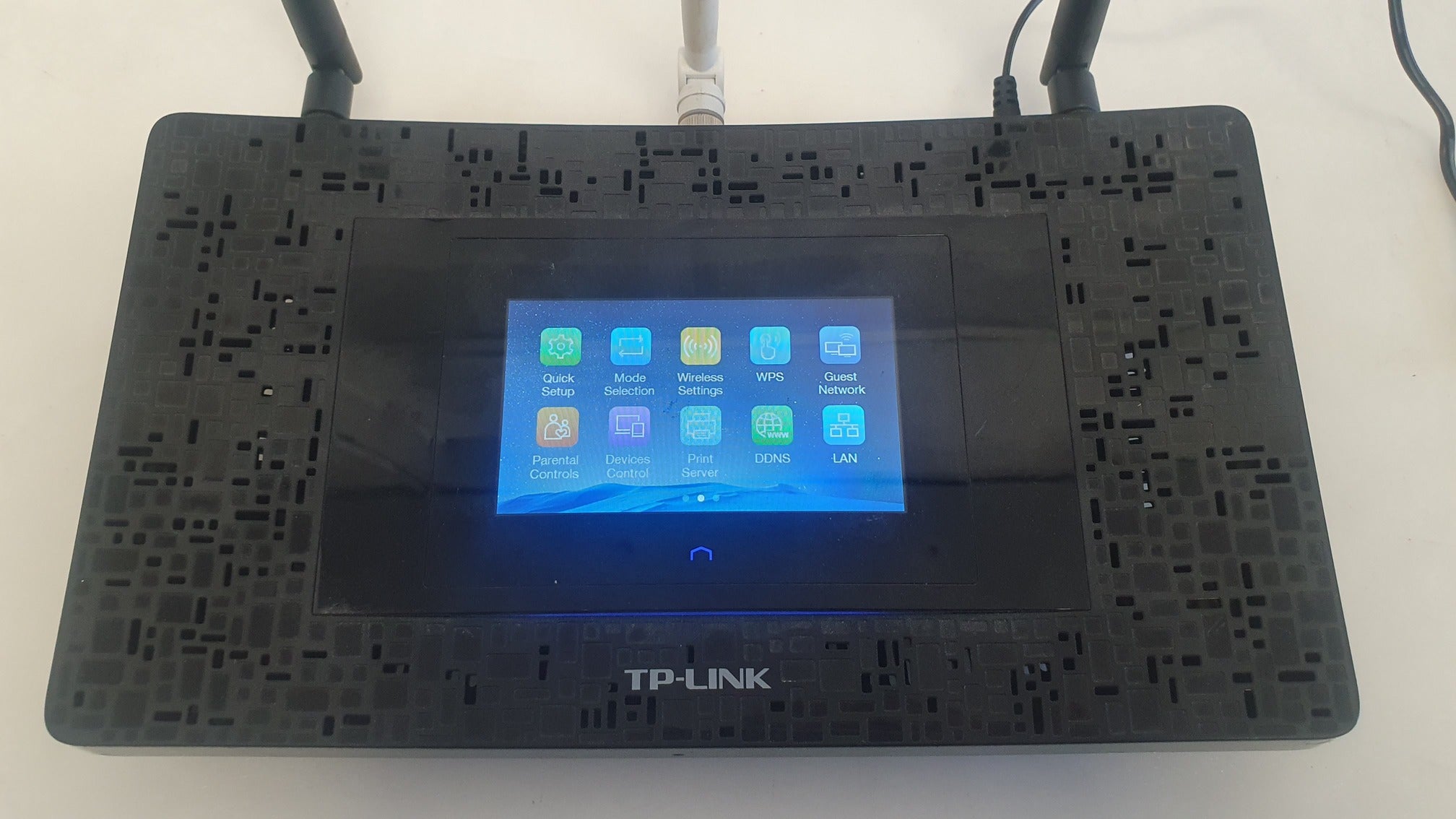 TP-Link Touch P5 AC1900 Touch Screen Wi-Fi Gigabit Router