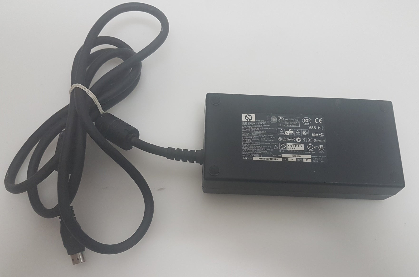 HP 344500-004 - 180W 19V 9.5A Oval Tip AC Adapter - ZD8000 X6000 NX9600