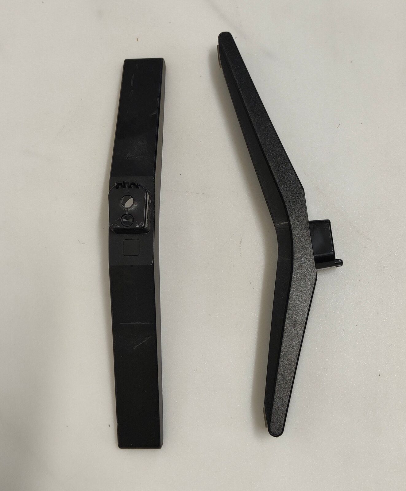 STAND(LEG) - LG 32LM6300PLA