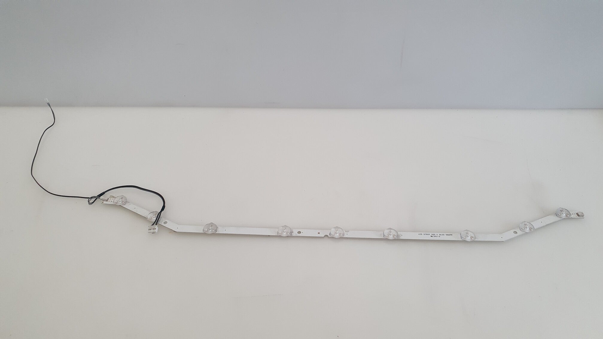 Backlight LED STRIP 320 U 9LED 586MM 1 strip for Samsung UE32EH4003W