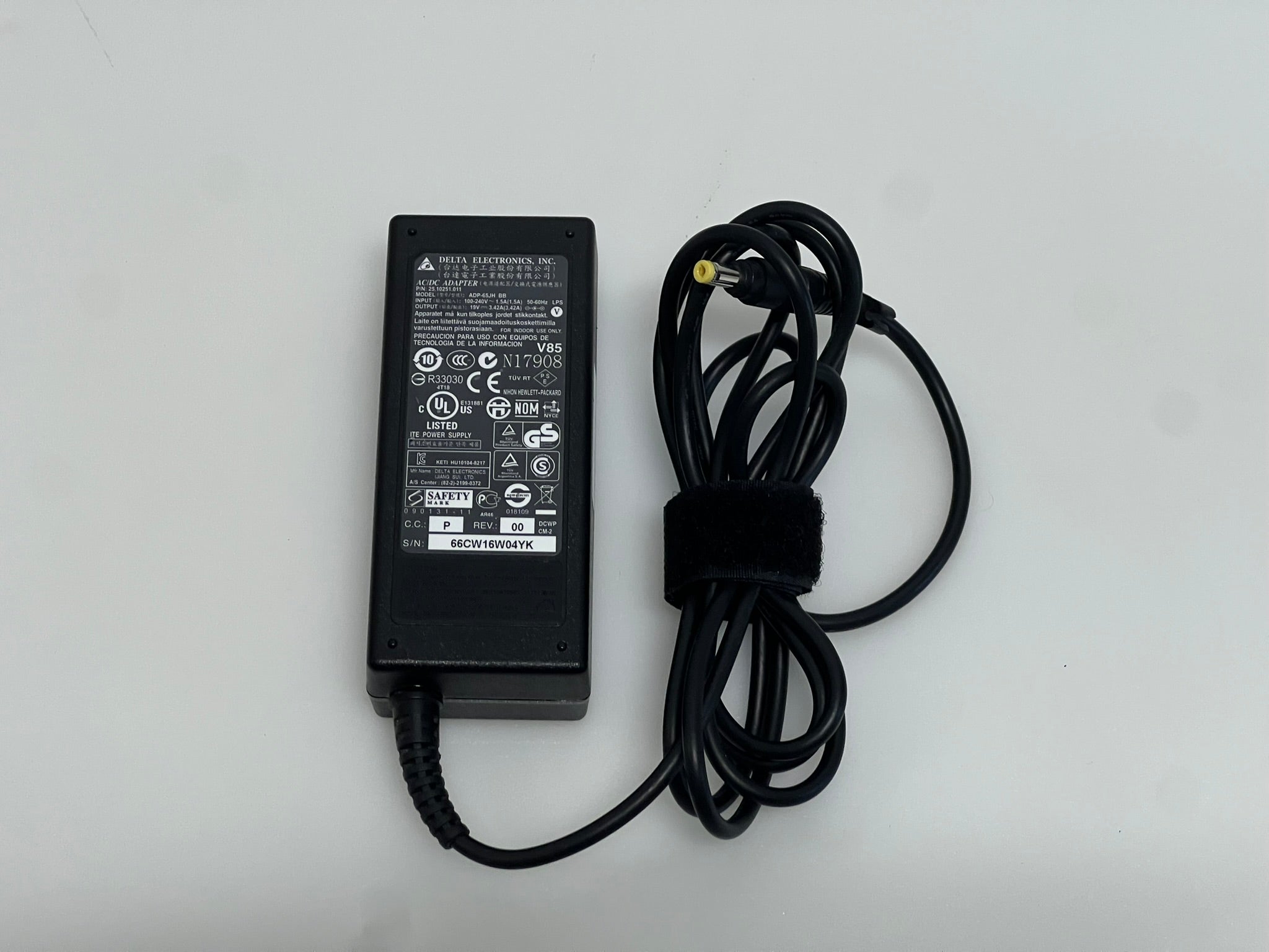 DELTA ELECTRONICS Adapter Charger 19V 3.42A ADP-65JH BB 25.10251.011