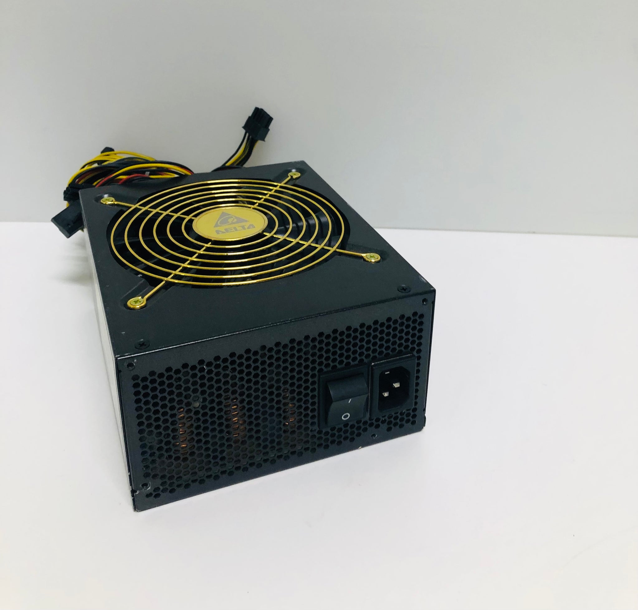 GPS-750AB A 780 Watt Power Supply