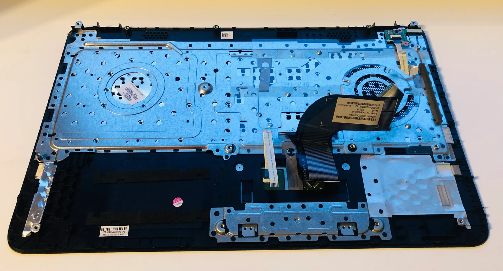 HP PAVILION 15-P SERIES - 762529-DH1 PALMREST & KEYBOARD