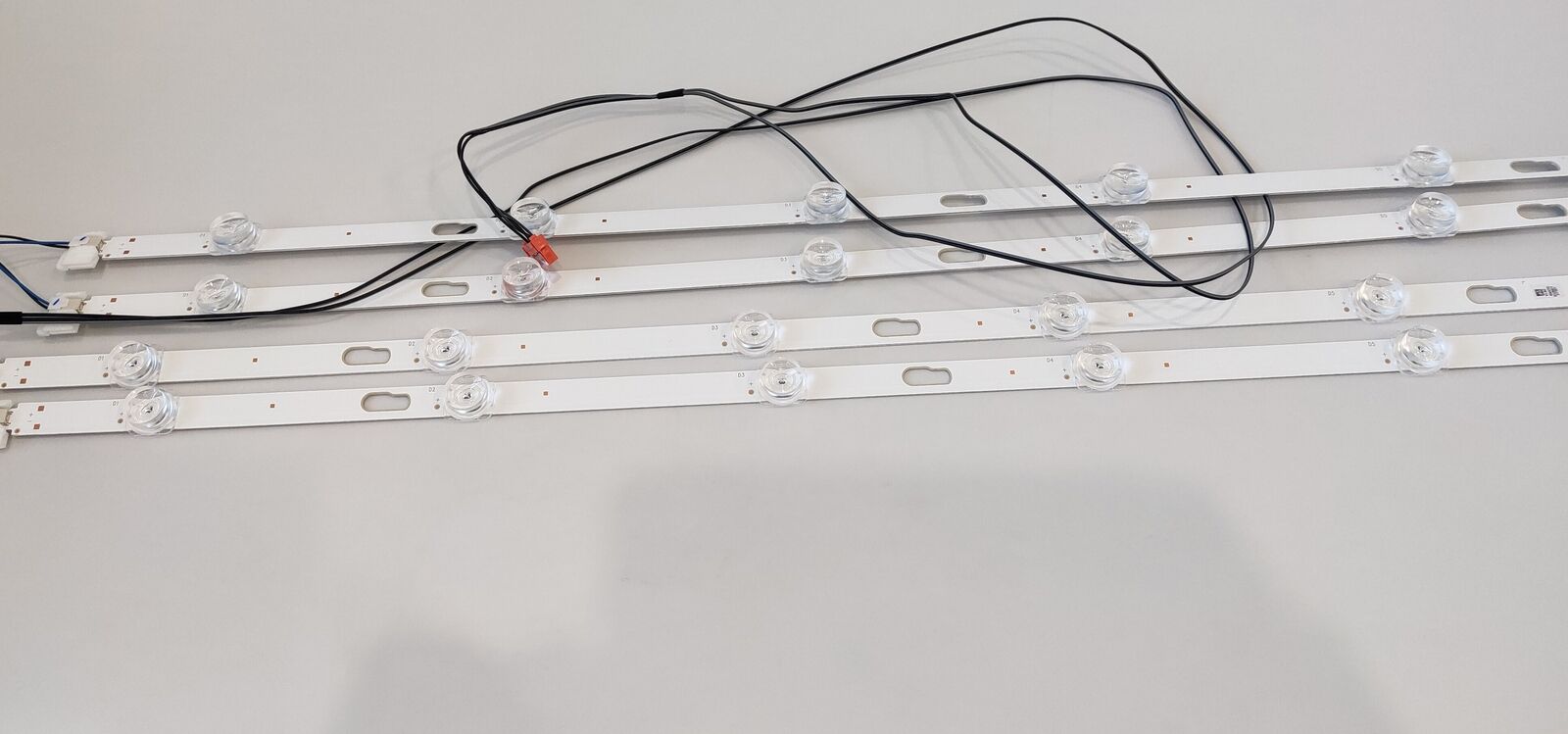 Backlight 4 Long strips (261501010104 4X10-1085.65-12.5) for Samsung UE55AU7172U