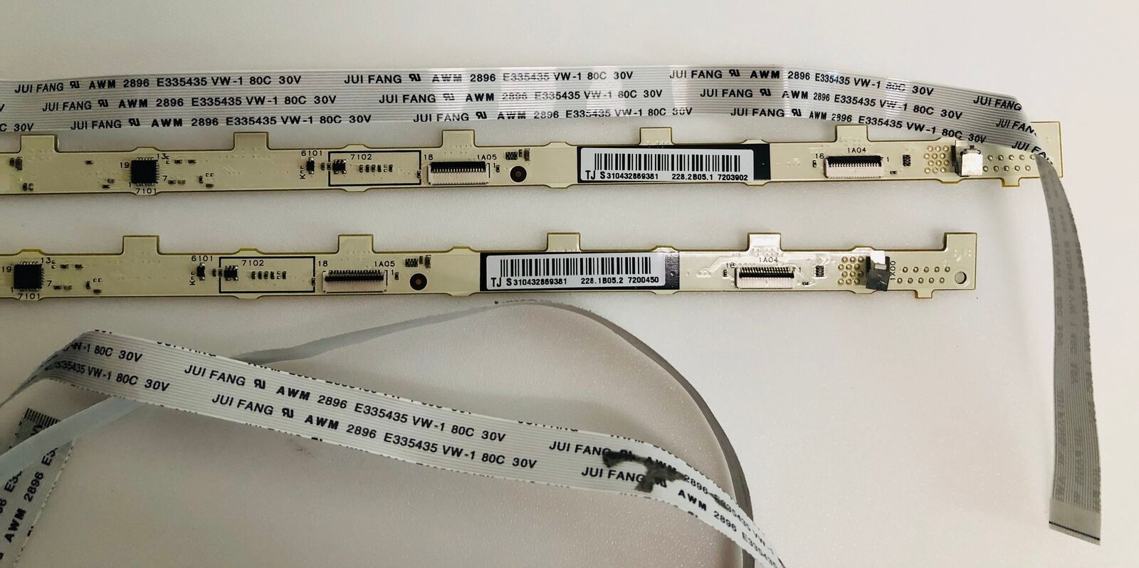 LED STRIPS S310432869381 - PHILIPS 47PFL6007T/12