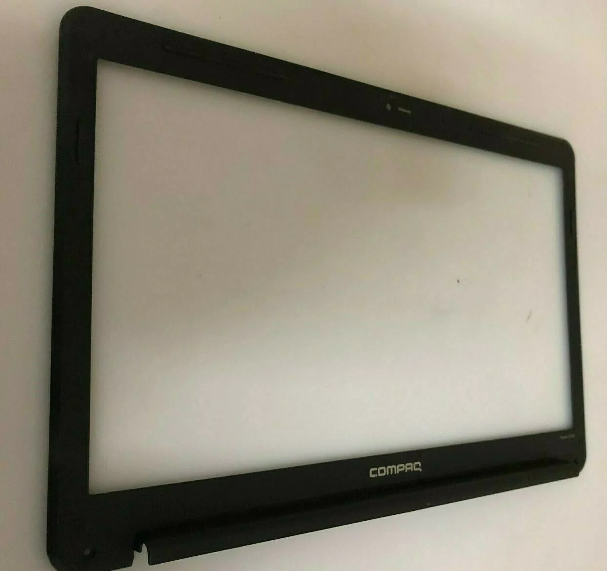 HP Compaq Presario CQ60 496768-001 bezel