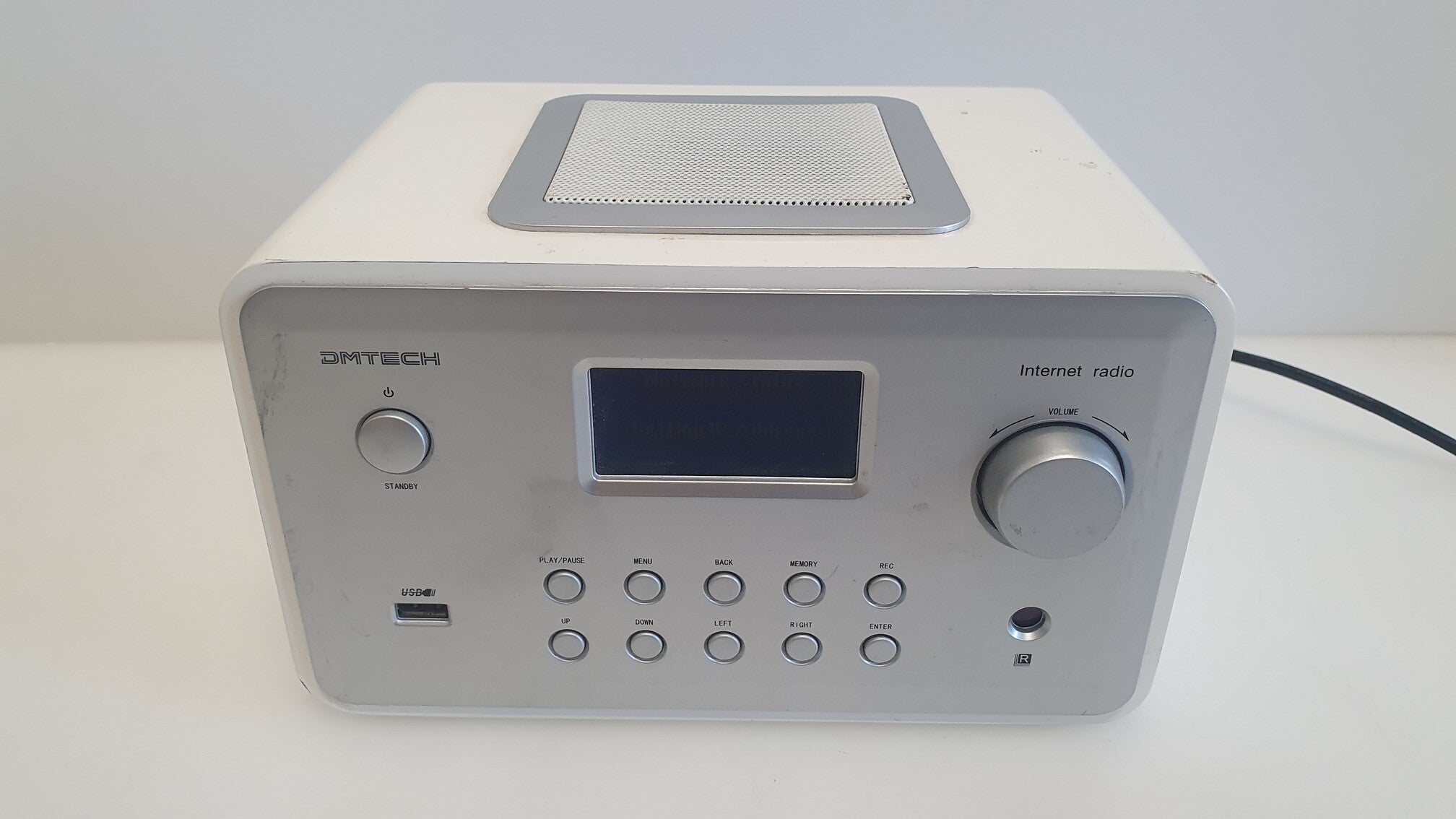 DMTECH IR-5000 DAB+ and FM radio