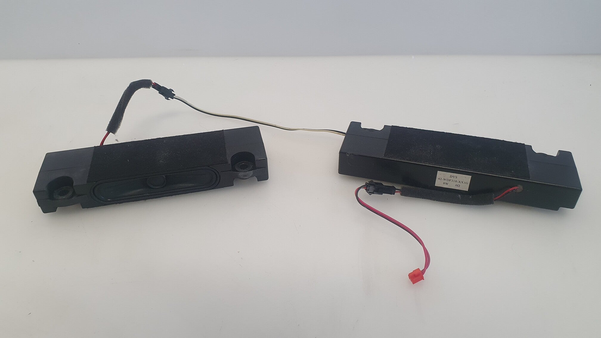 Speakers DYS 42-WDF318-XX1G 8W 6R for Thomson 48FZ4533