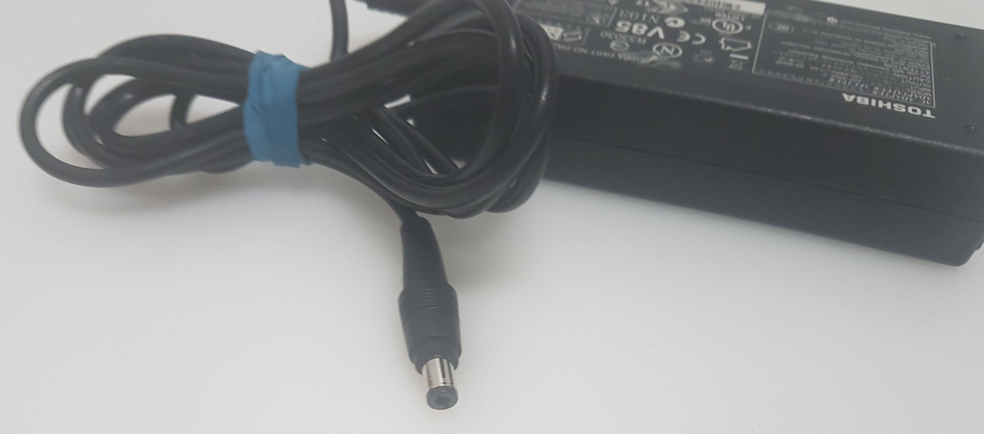 Toshiba ADP-90NB 90W AC adapter