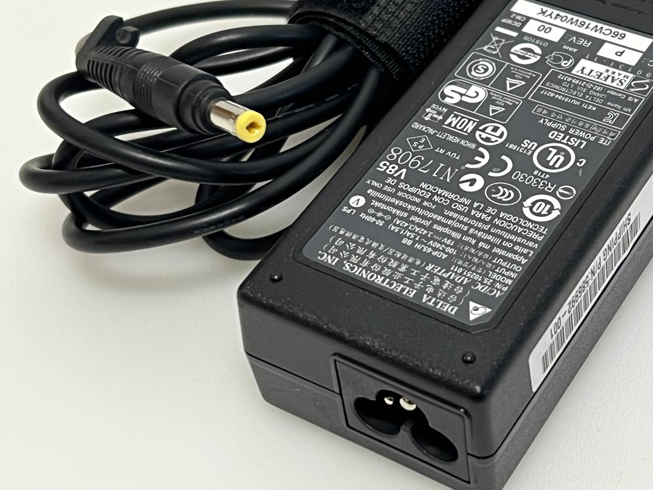 DELTA ELECTRONICS Adapter Charger 19V 3.42A ADP-65JH BB 25.10251.011