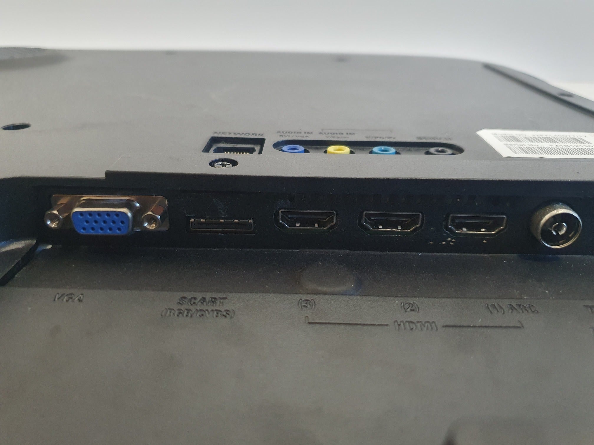 Philips 32PFL4007T/12 32-inch LED TV