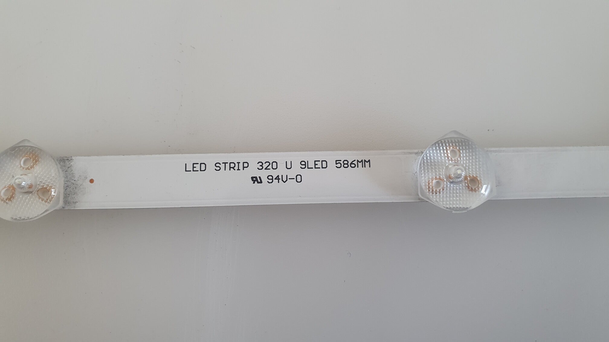 Backlight LED STRIP 320 U 9LED 586MM 1 strip for Samsung UE32EH4003W