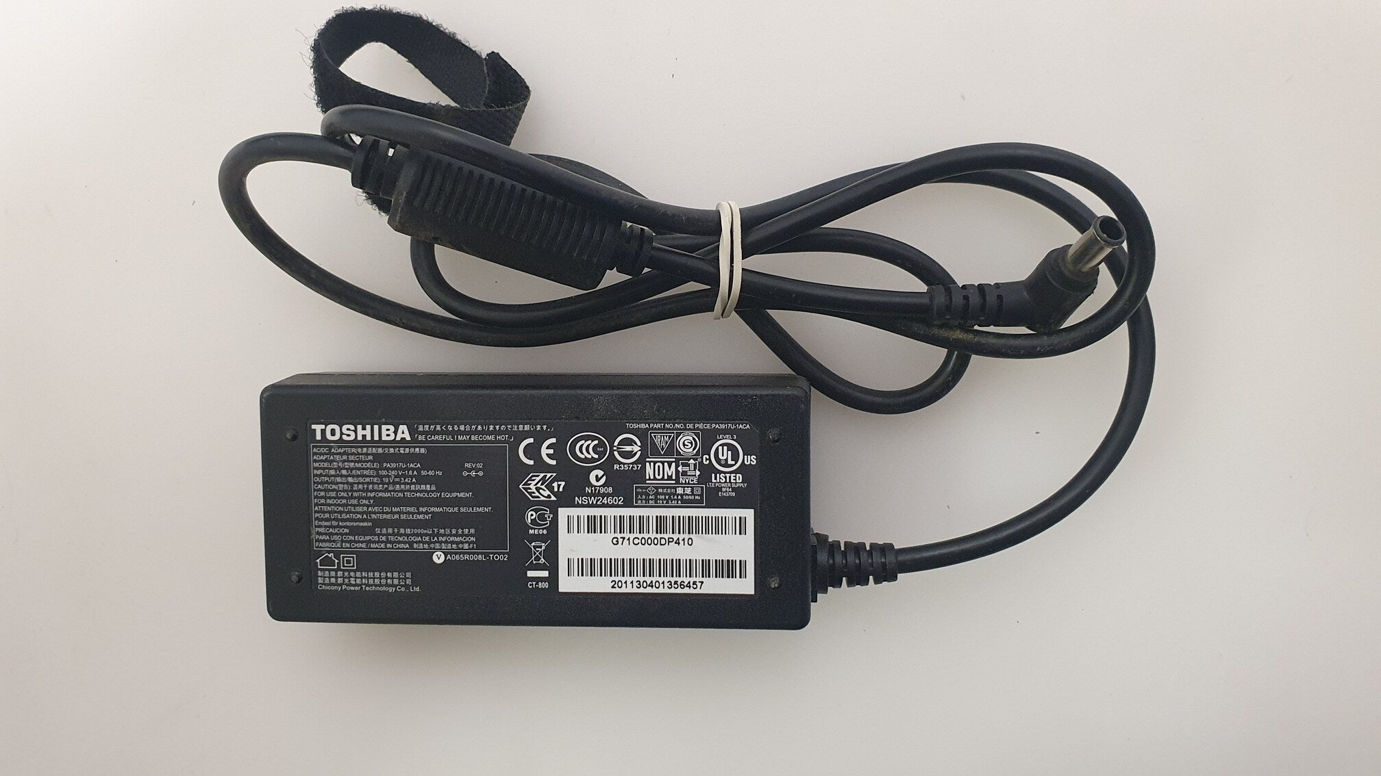 Toshiba PA3917U-1ACA AC Adapter