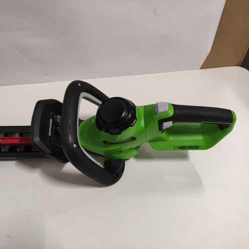 Ecost customer return Greenworks 40V Cordless Hedge Trimmer (Battery and Charger Not Included), gree