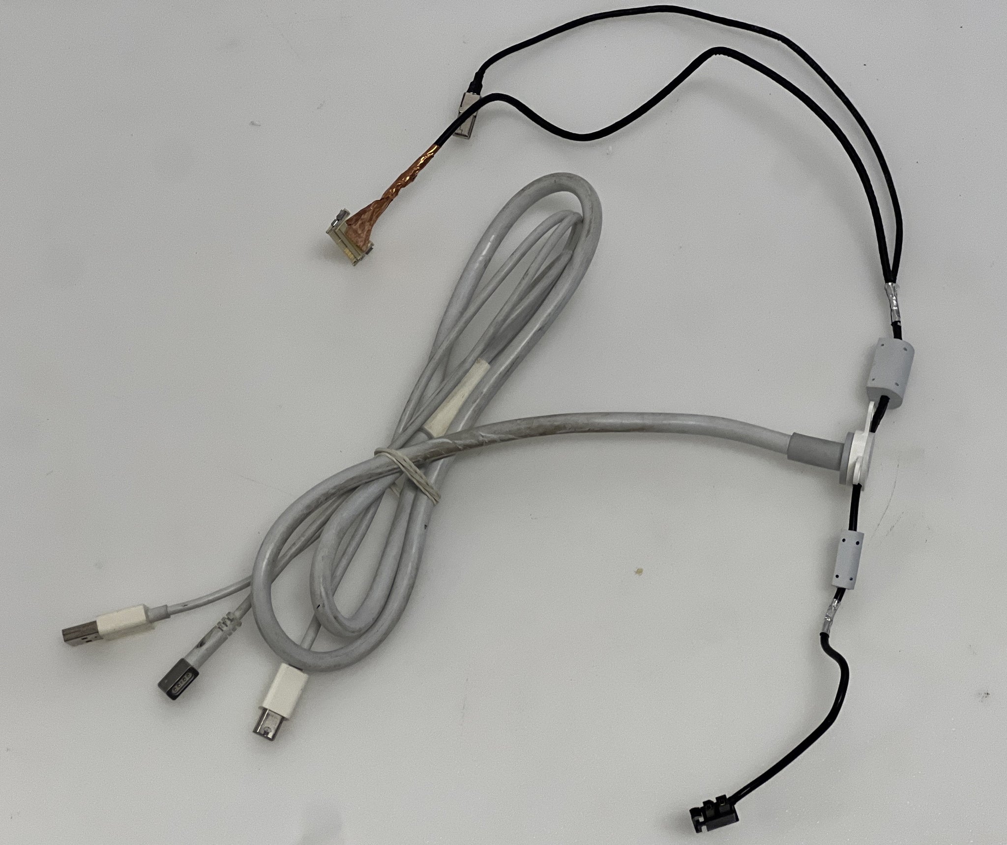 CABLE 3 IN 1 – POWER, USB, DISPLAY for APPLE CINEMA A1267