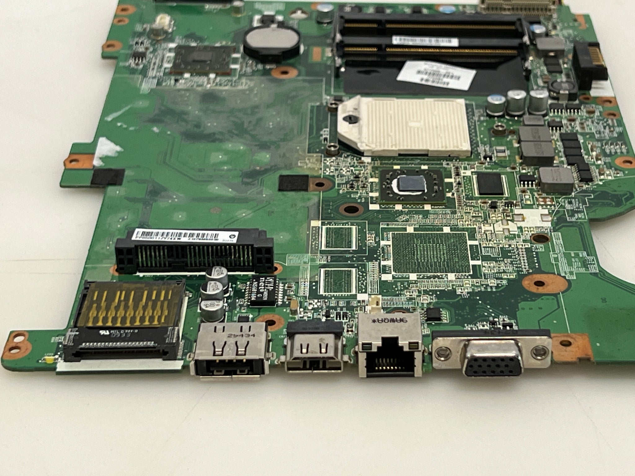 HP G61 / CQ61 Laptop Motherboard 577065-001 - defect - for parts