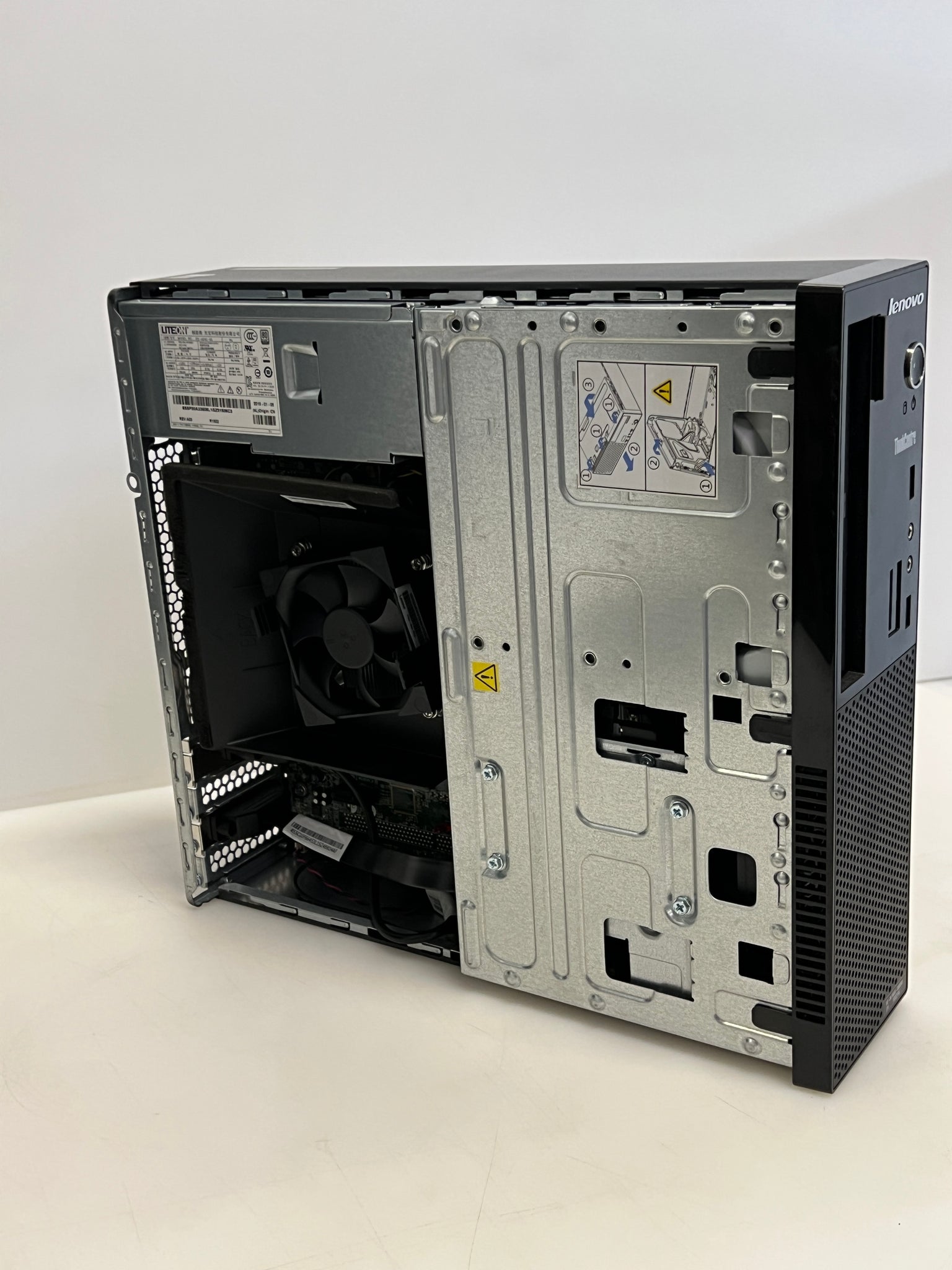Lenovo ThinkCentre E73 Desktop – Intel i5-4460S 2.9 GHz | 8GB DDR3 | 128GB SSD | Intel HD 4600