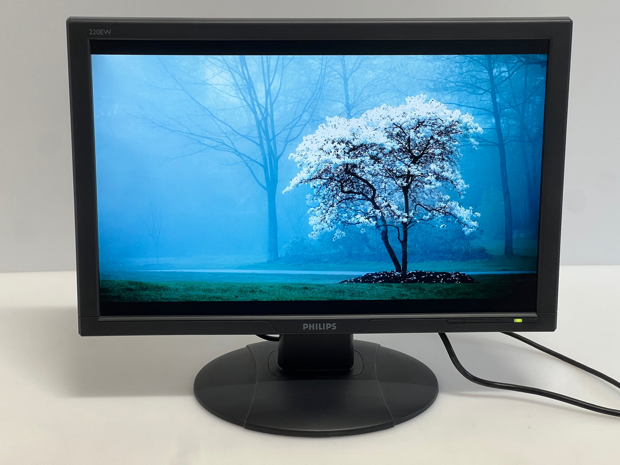 Philips 220EW8FB/00 22″ LCD Monitor – 1680×1050
