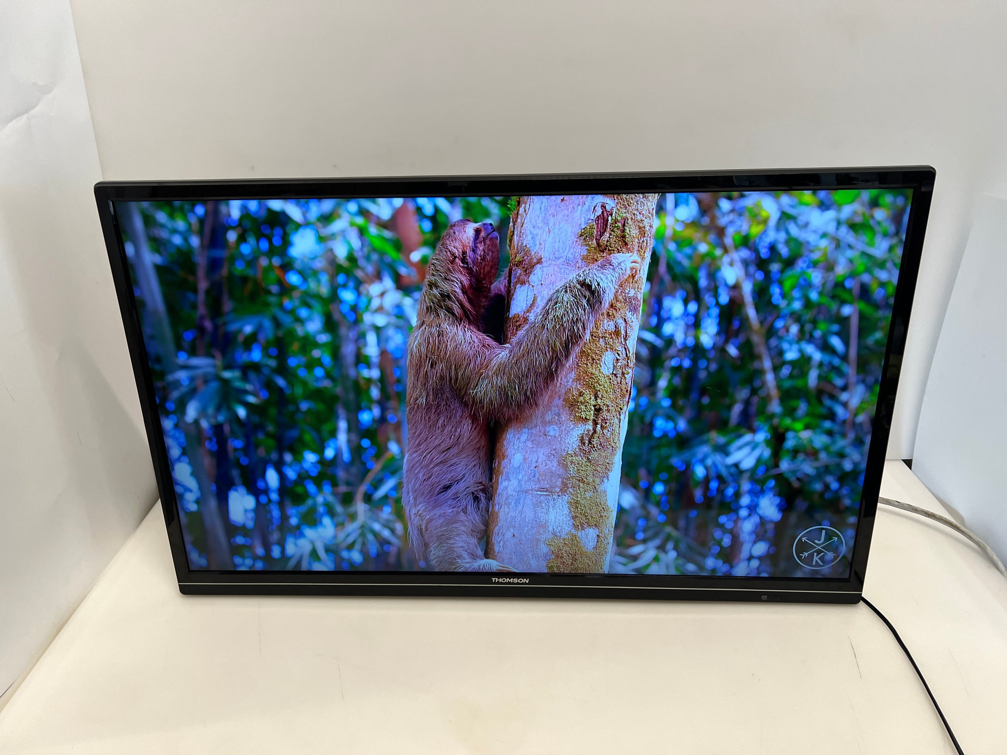 Thomson 40FU3253C – 40″ Full HD Direct‑LED LED TV