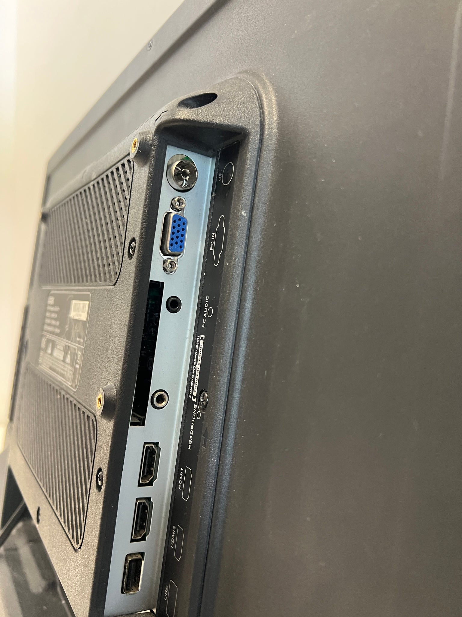 Logik L29HE12N – 29″ HD‑Ready LED TV