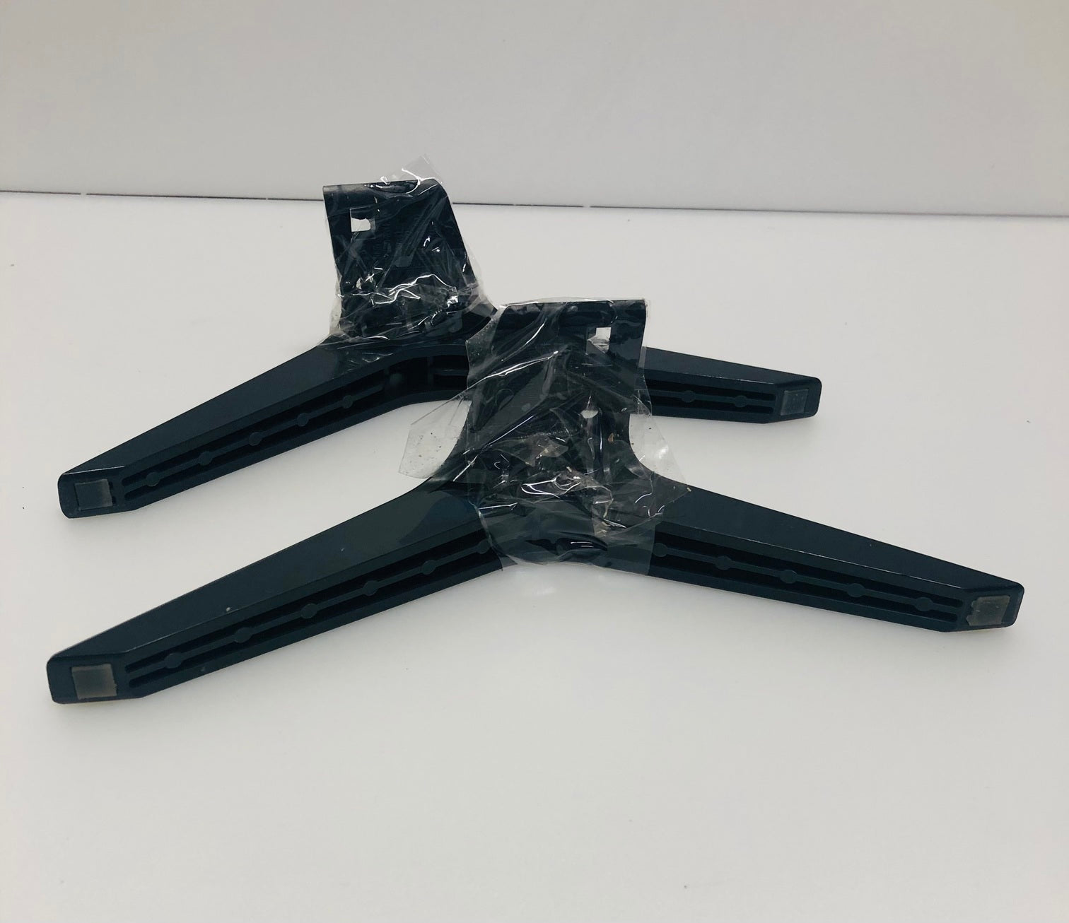 Stand base (with screws) for Samsung UE55ES6535U