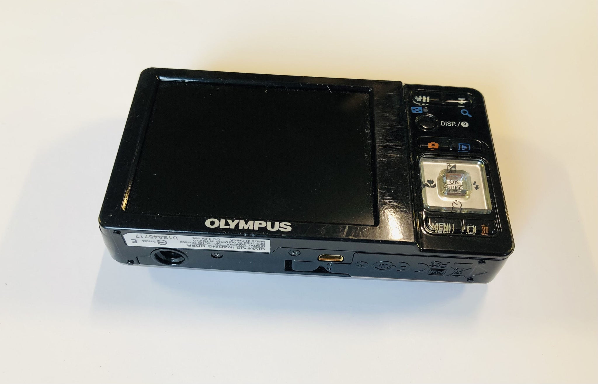 Olympus FE-4000 12.0MP Digital Camera - for spare parts