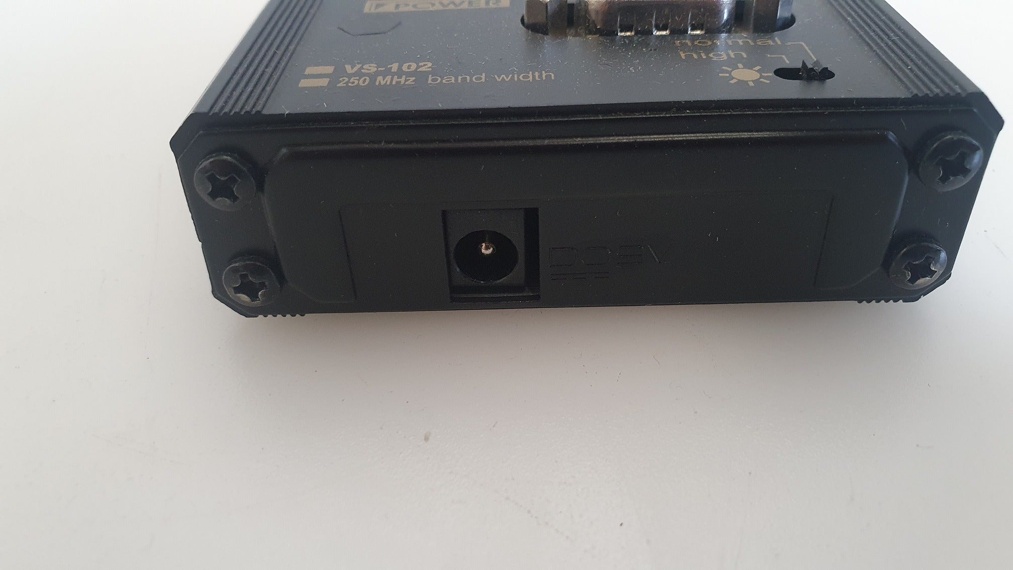 ATEN VS-102 – 2-Port VGA Video Splitter