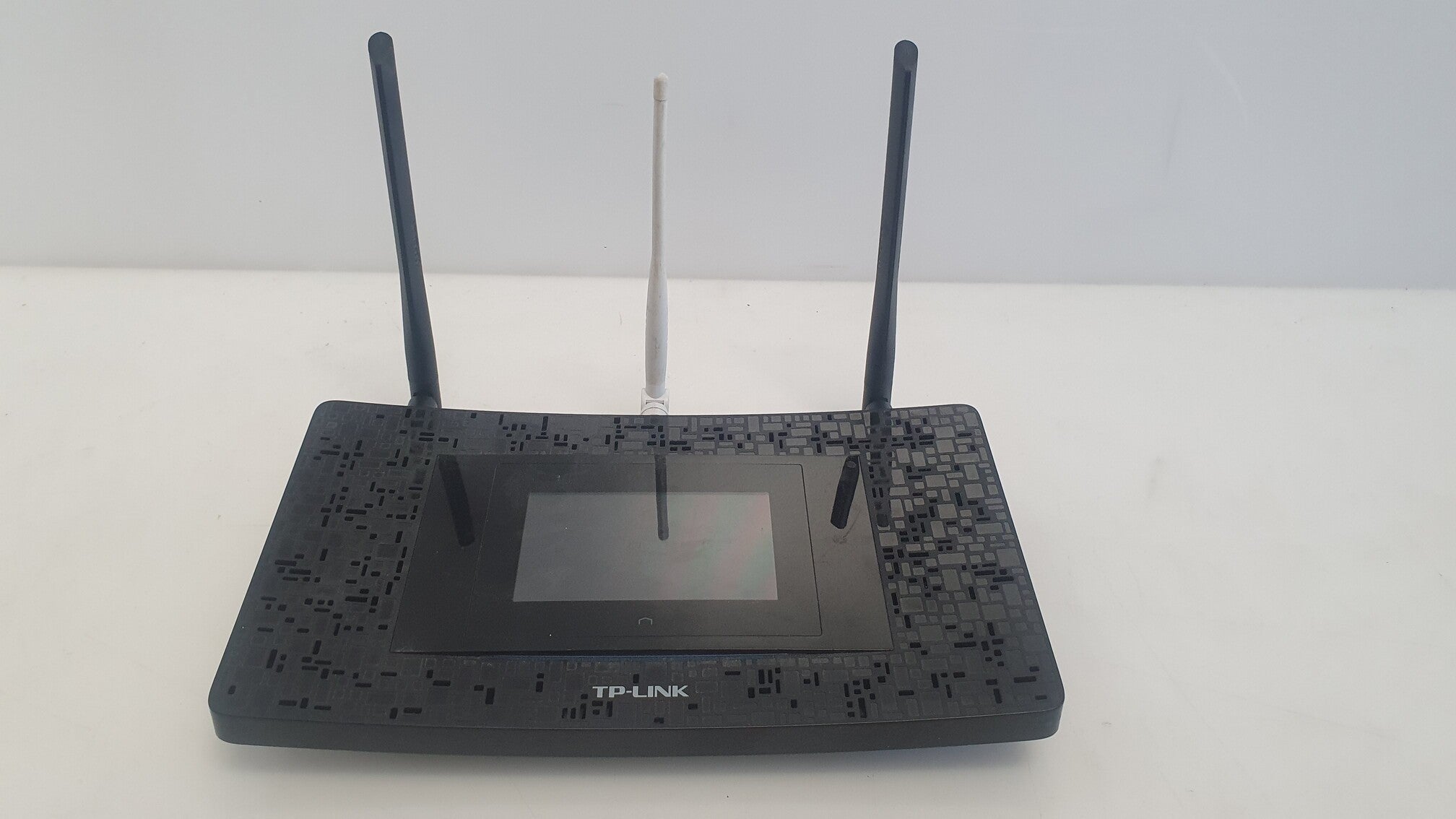 TP-Link Touch P5 AC1900 Touch Screen Wi-Fi Gigabit Router
