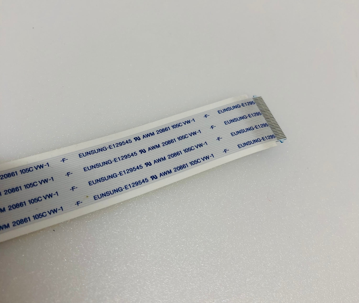 Samsung TV lvds cable Eunsung E129545 AWM 20861 105C VW-1