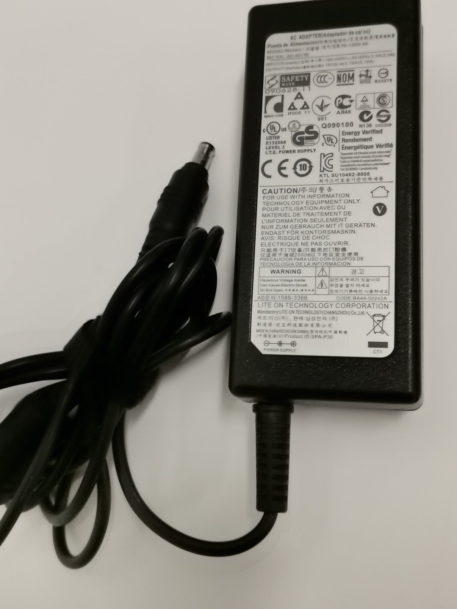 AC Adaptor PA-1600-66 AD-6019R 19V-3.16A