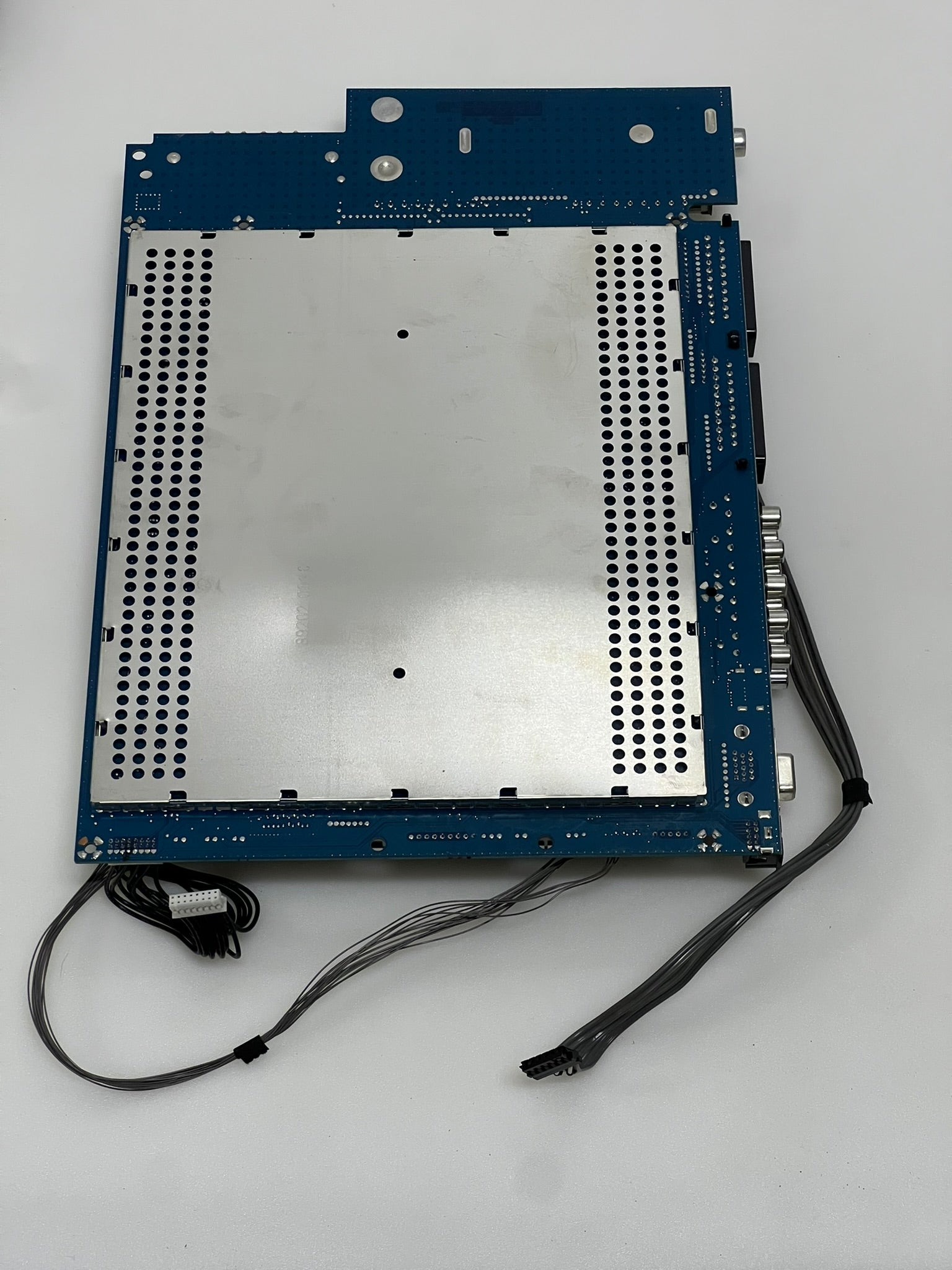 89167.064 89167E10 mainboard for LOEWE CONCEPT 26 BASIC