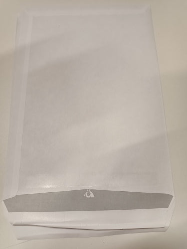 Ecost Customer Return, Bong 5270477 Posthorn Envelope DIN C4 with Window Self Adhesive Natron 90 g/m