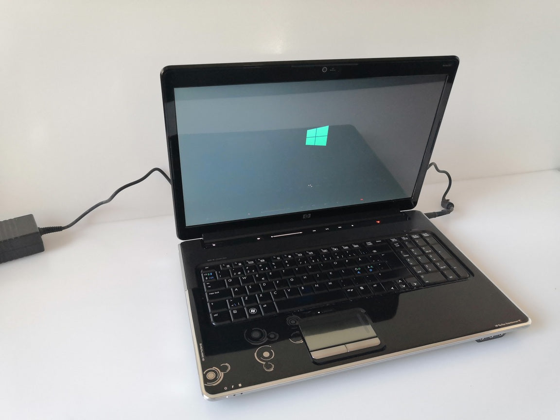 HP Pavilion dv7-2135eo notebook /15.6 inches/ Core 2 Duo/ 4GB/ 120 GB SSD