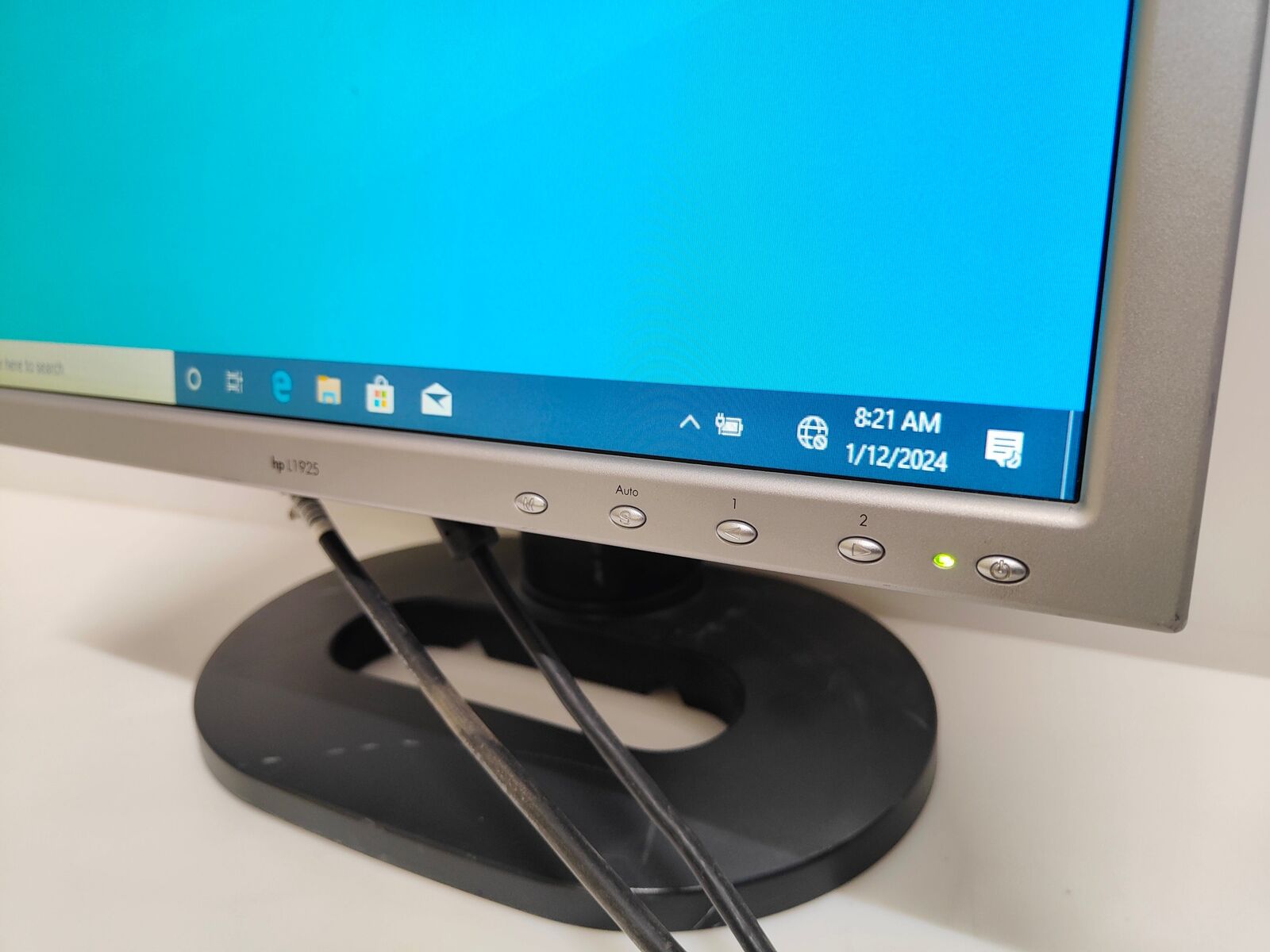 HP L1925 19 inch LCD monitor