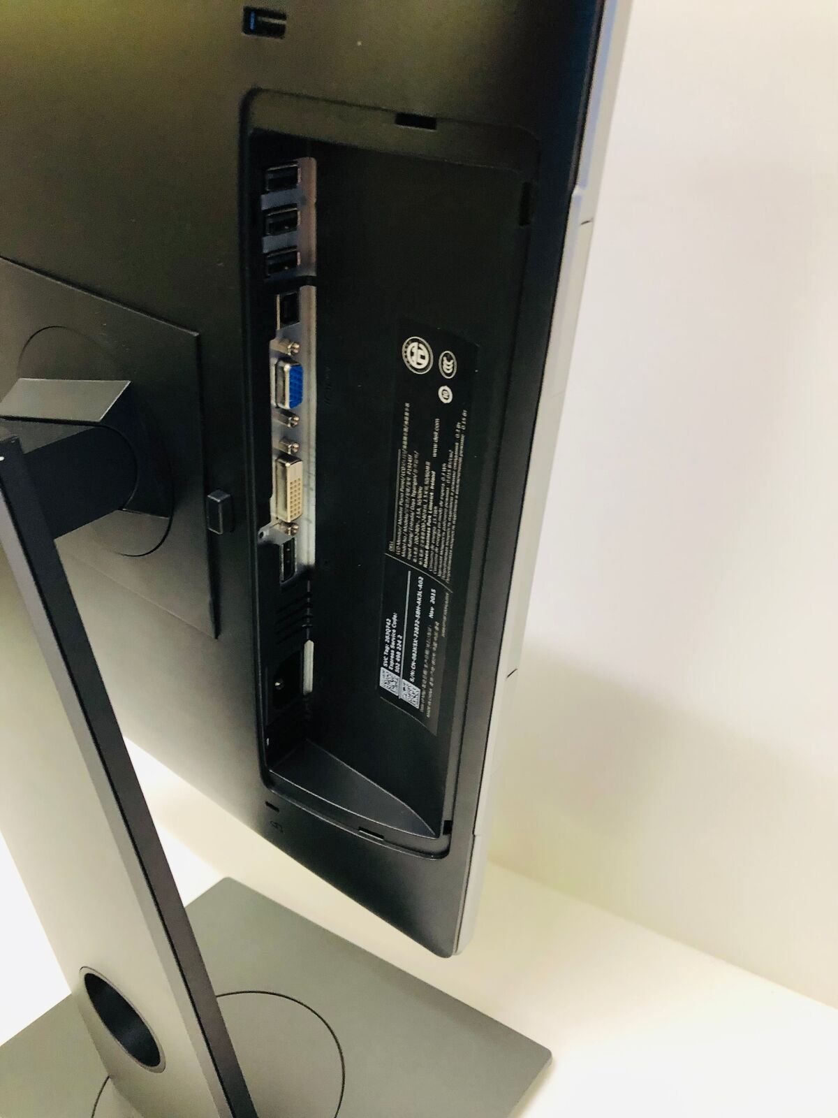 Dell Professional P1914Sf 19