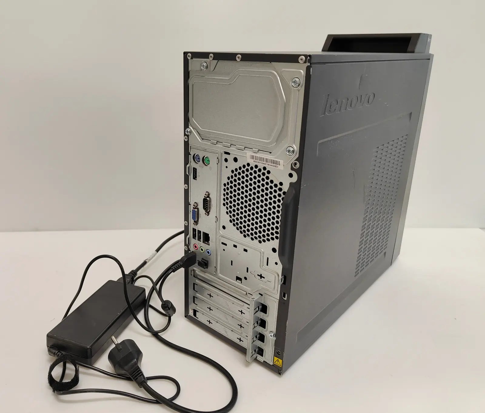 Lenovo 90BX /Intel Pentium J2900/4 GB/SSD 60 GB/Win 10 Desktop