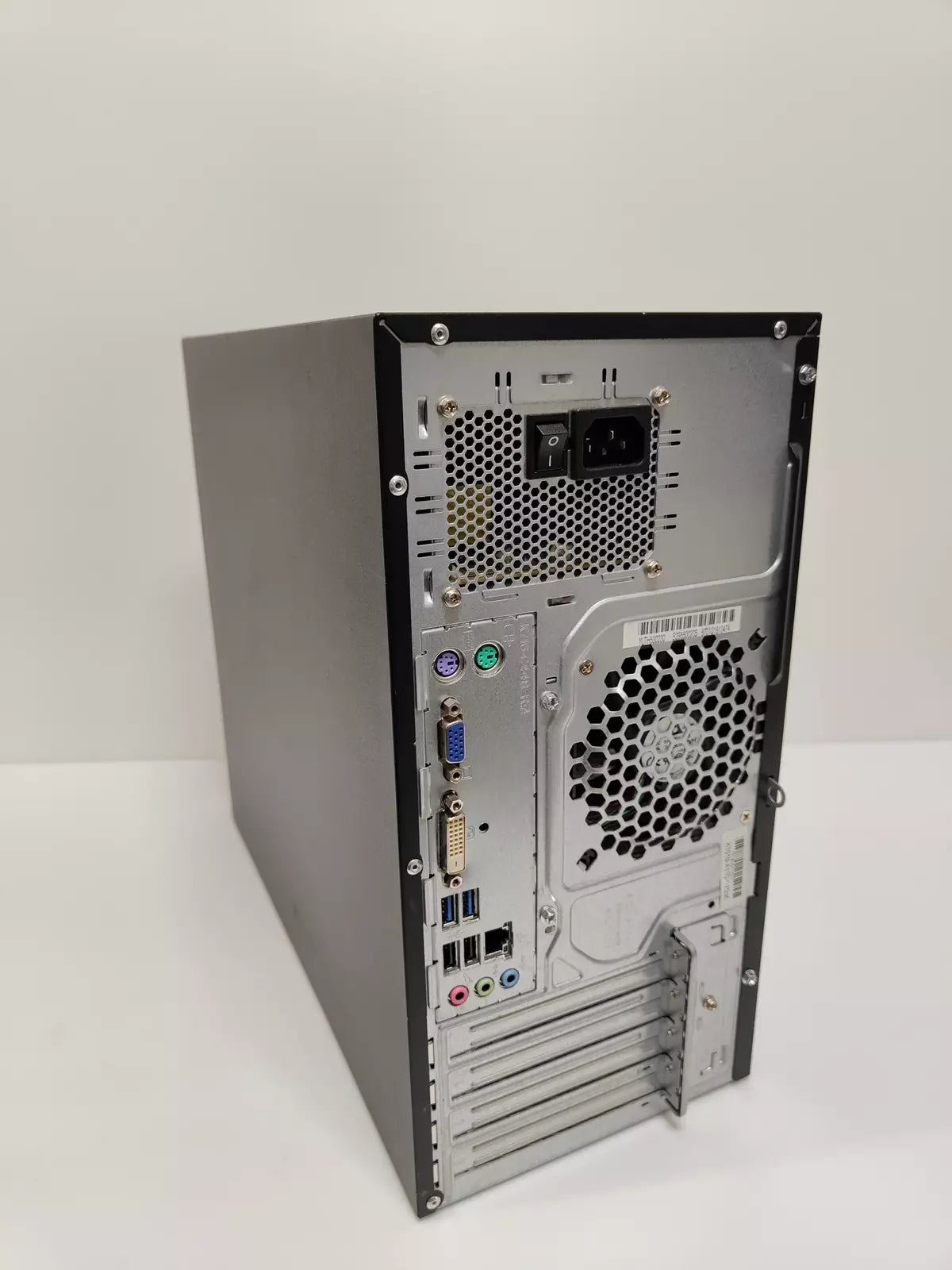 FUJITSU ESPRIMO P420 E85+ /Intel Pentium G3250/4 GB/500 GB/ Intel HD Graphics/Win 10