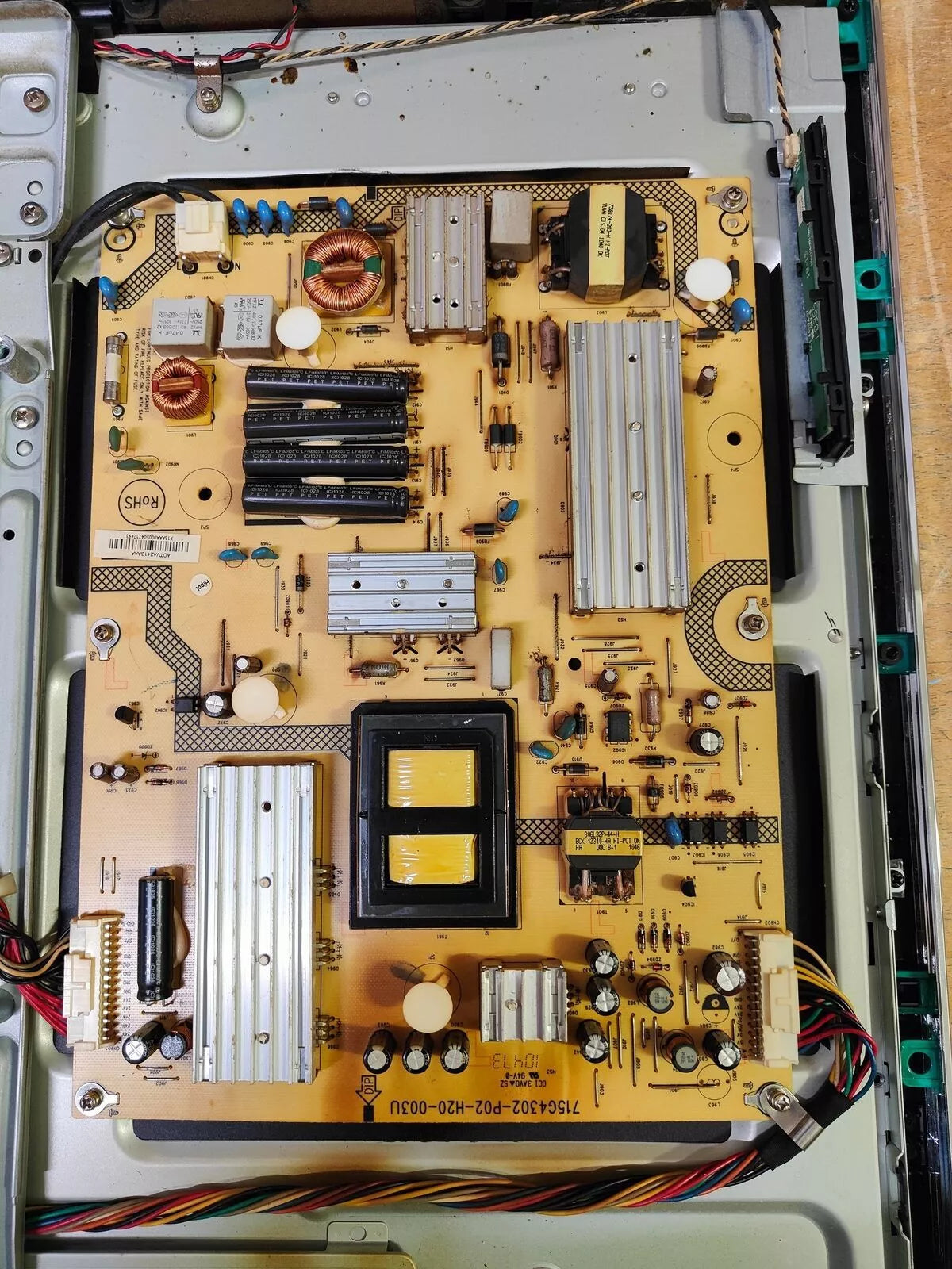 Power supply 715G4302-P02-H20-003U TOSHIBA 32SL738N