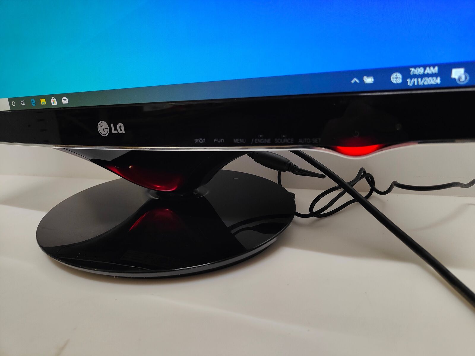 LG W2286L Black 22