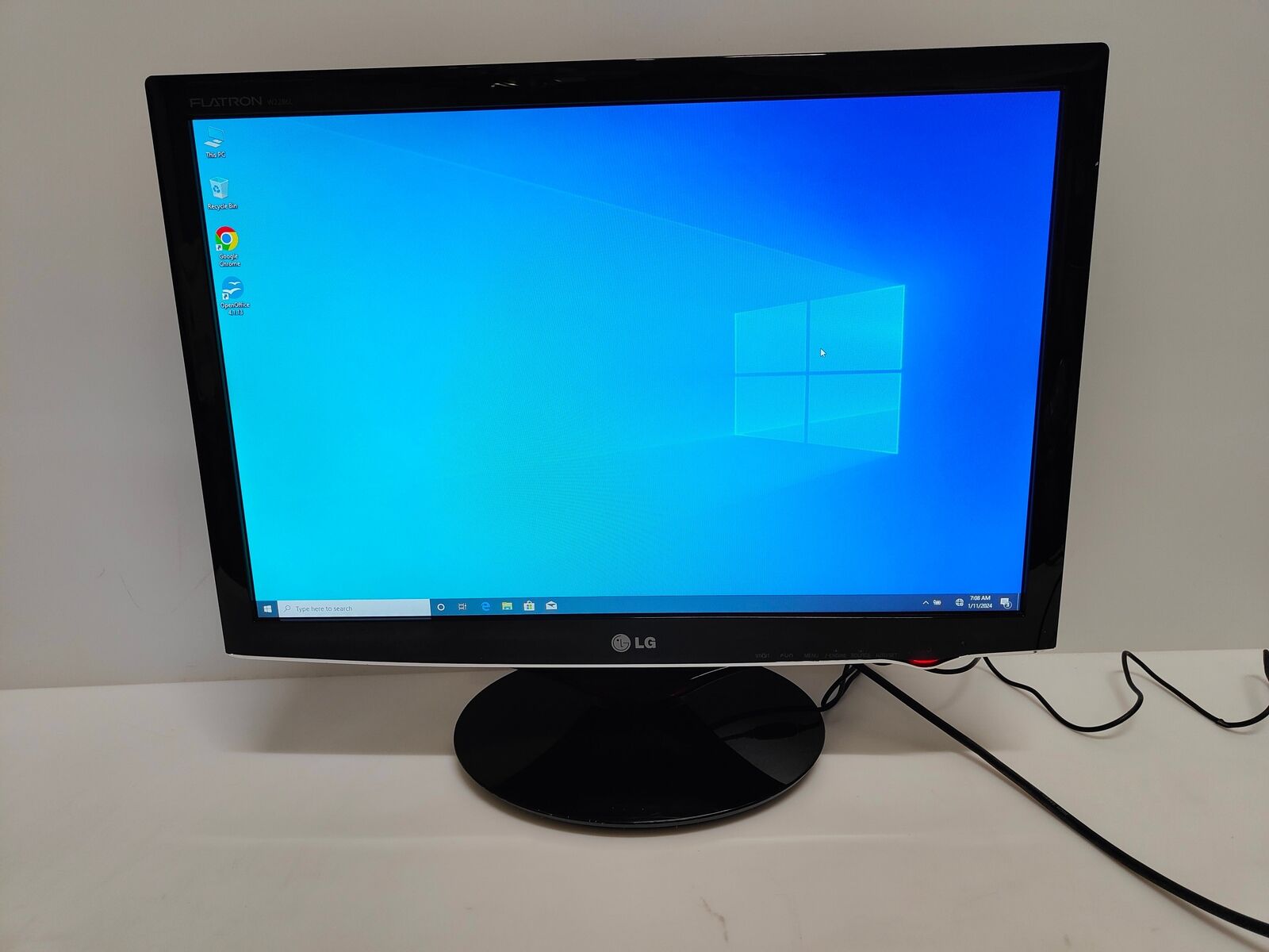 LG W2286L Black 22