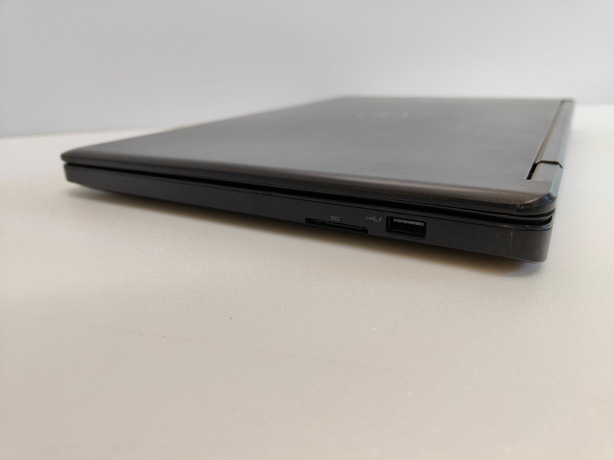 Dell Latitude E5450/14 Inch/i3 - 5010U/ 250GB/8 GB