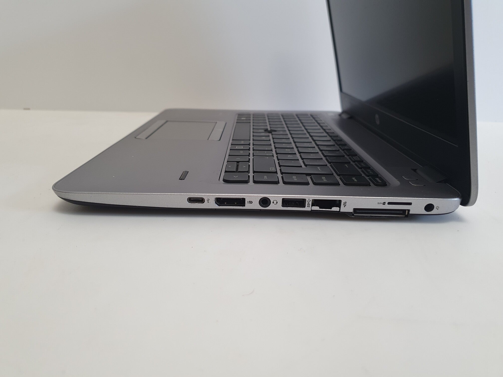 HP ProBook 4330s laptop /13.3 inches / i3, 4 GB, 250 GB HDD, Win 10