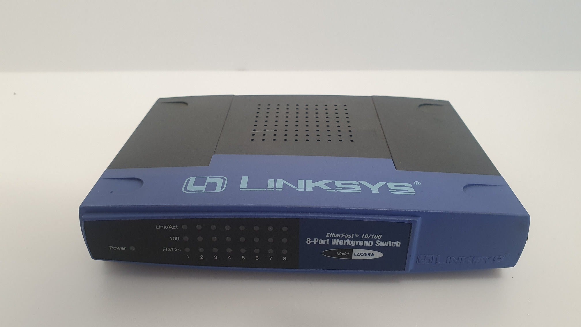 Linksys EtherFast EZXS88W 8-Port 10/100 Workgroup Switch