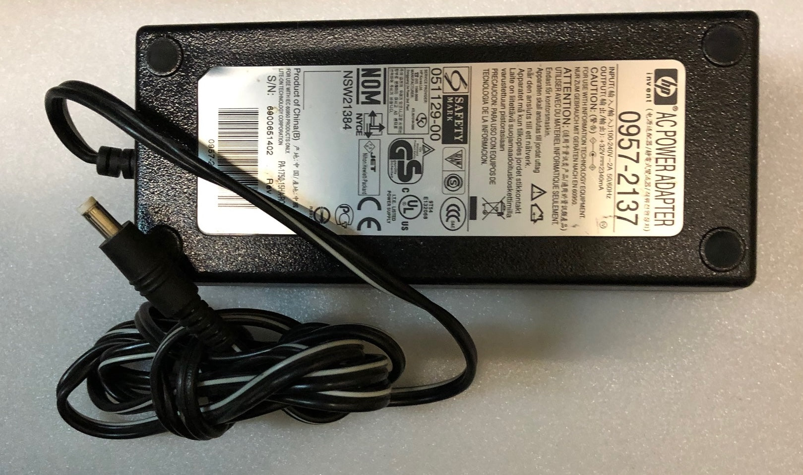HP 0957-2137 AC Power Adapter 