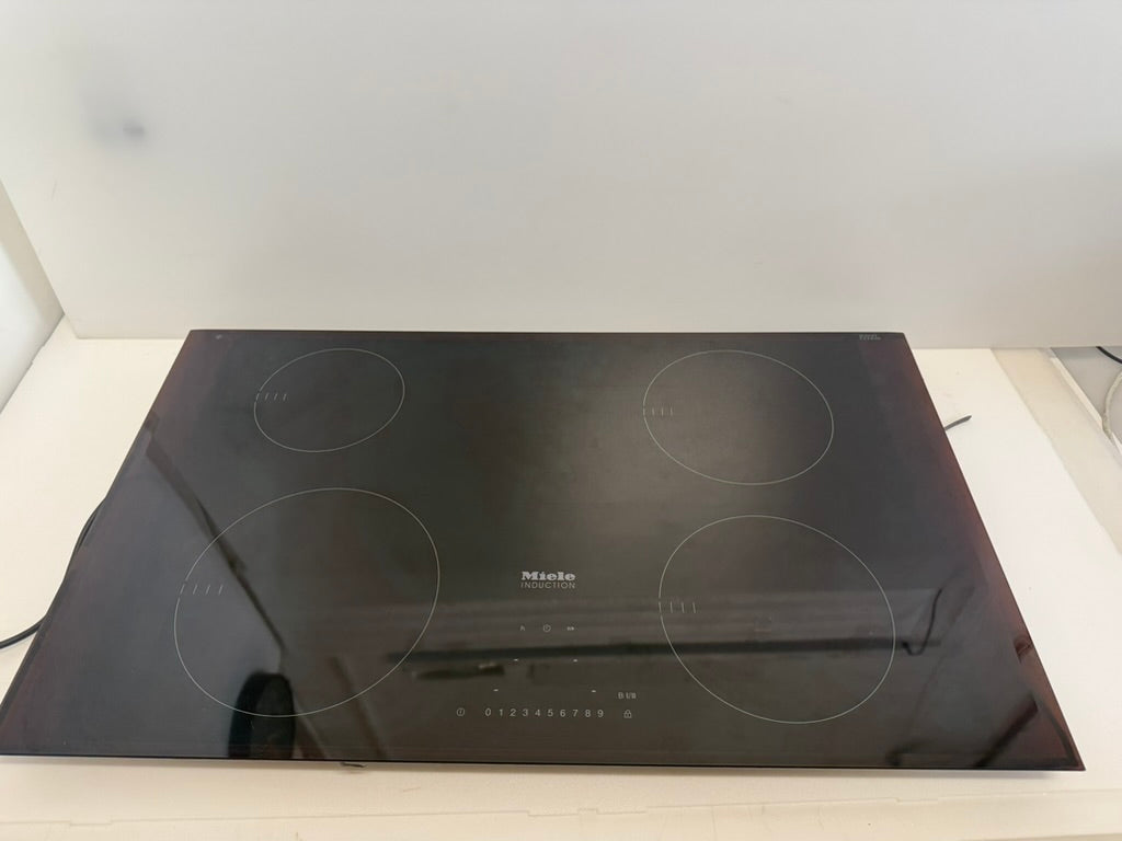 Miele KM 6342 induction hob for parts
