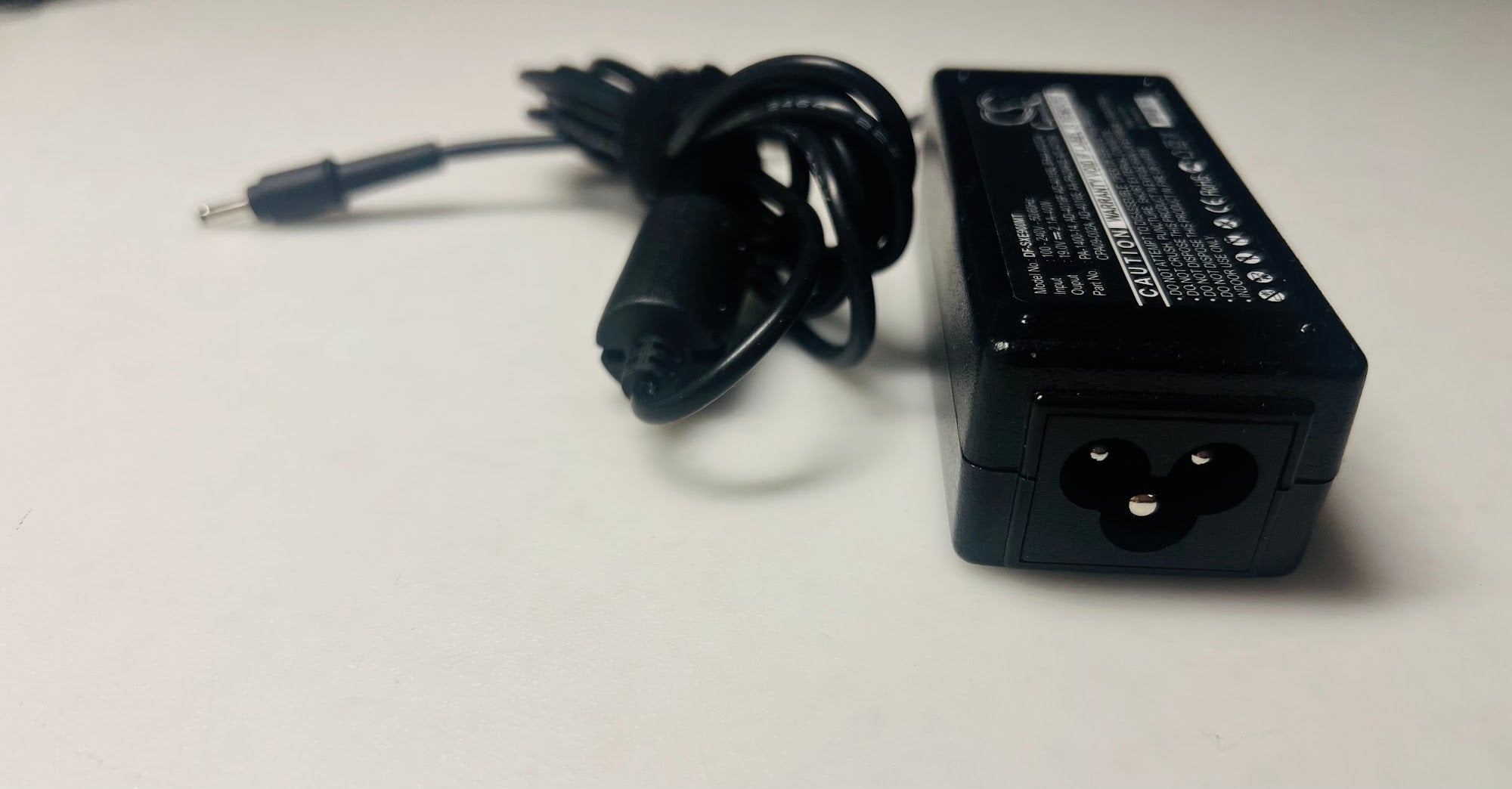 Cameron Sino DF-SXE900MT Adapter (Samsung compatible) - 19V 2.1A 40W